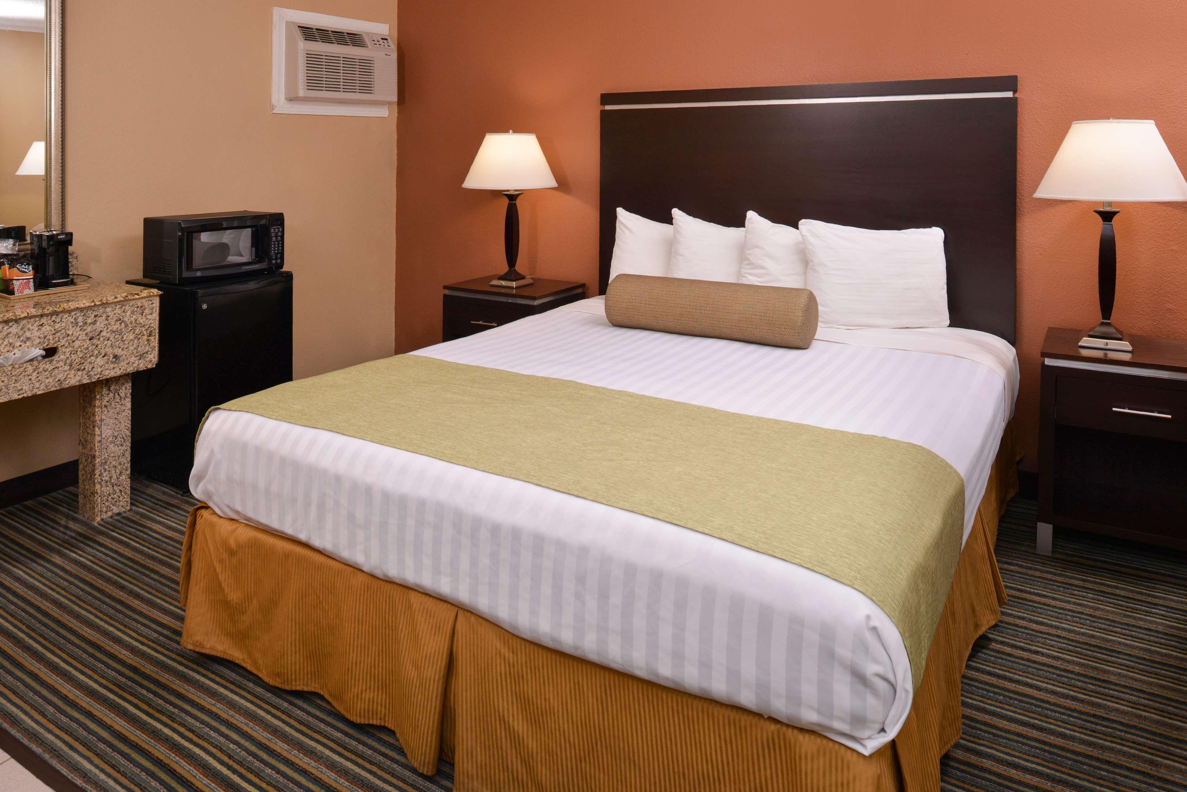 Best Western Courtesy Inn Hotel - Anaheim Resort At The Park Dış mekan fotoğraf