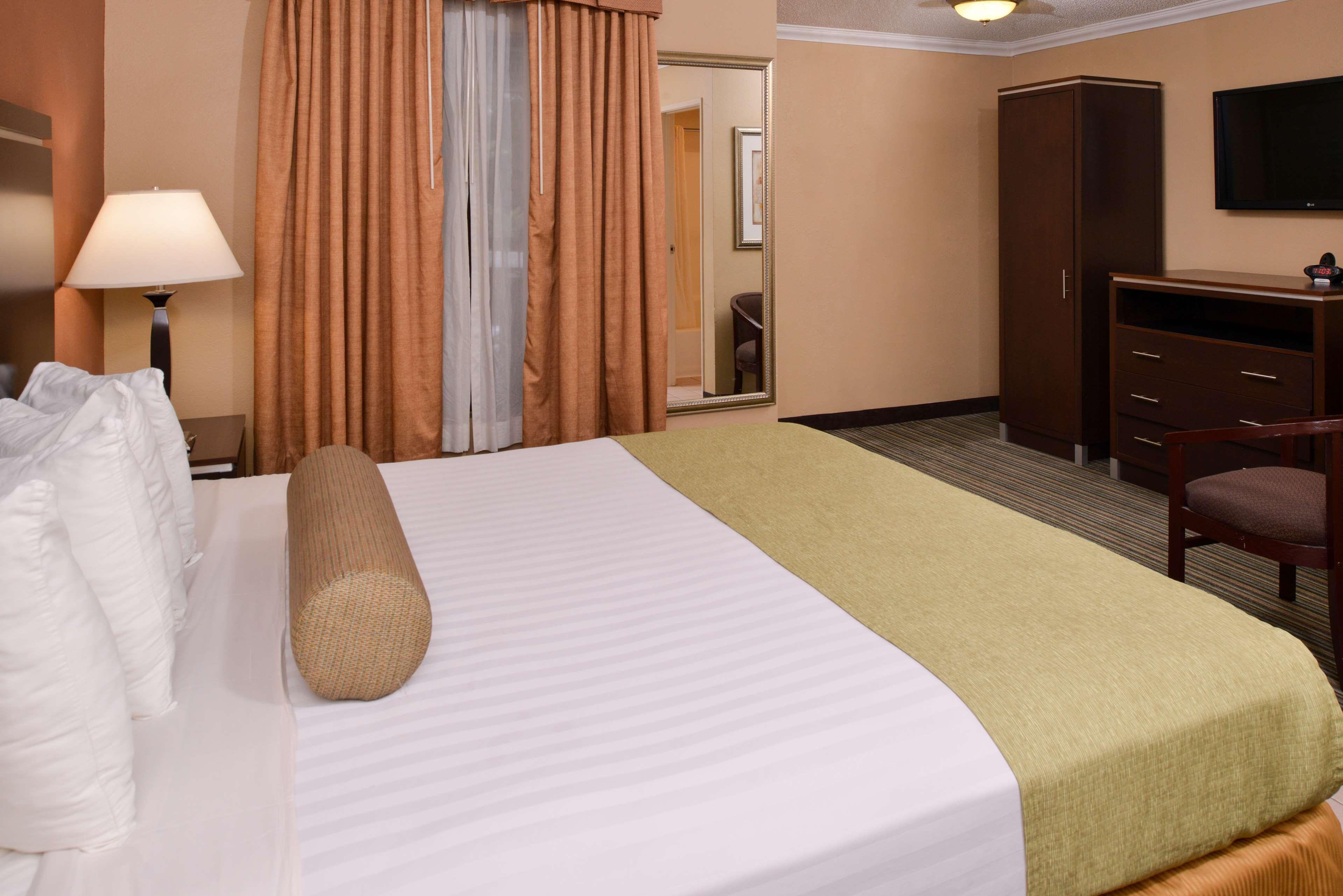 Best Western Courtesy Inn Hotel - Anaheim Resort At The Park Dış mekan fotoğraf