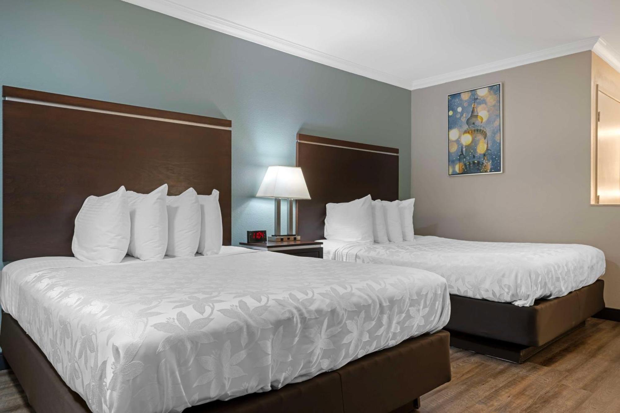 Best Western Courtesy Inn Hotel - Anaheim Resort At The Park Dış mekan fotoğraf