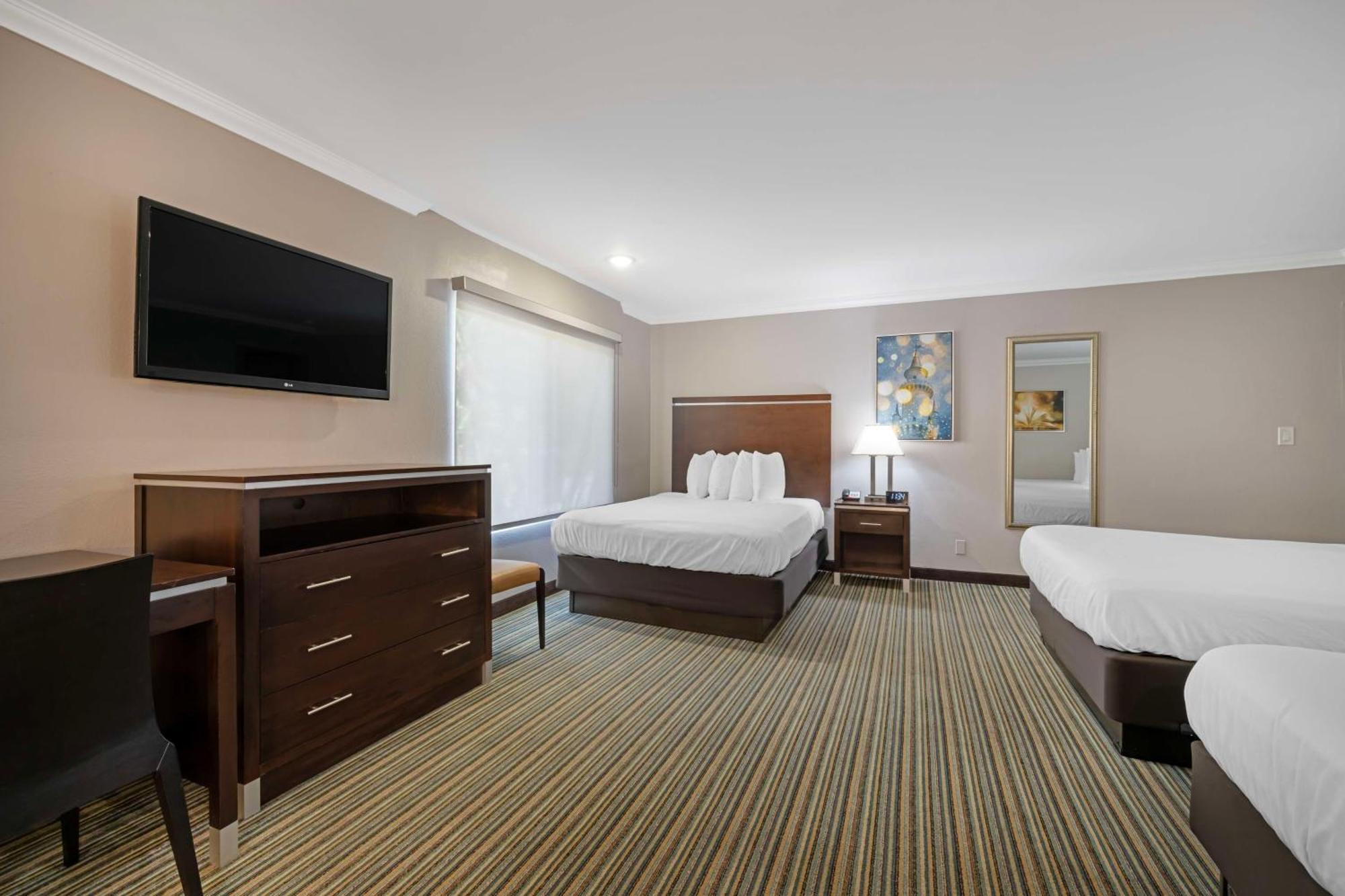 Best Western Courtesy Inn Hotel - Anaheim Resort At The Park Dış mekan fotoğraf