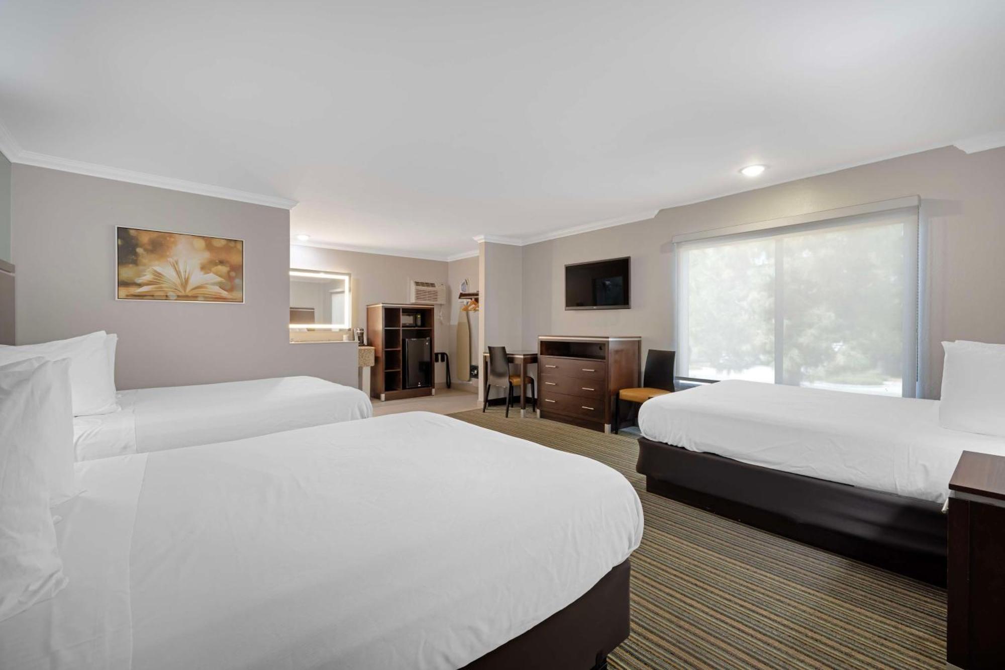 Best Western Courtesy Inn Hotel - Anaheim Resort At The Park Dış mekan fotoğraf