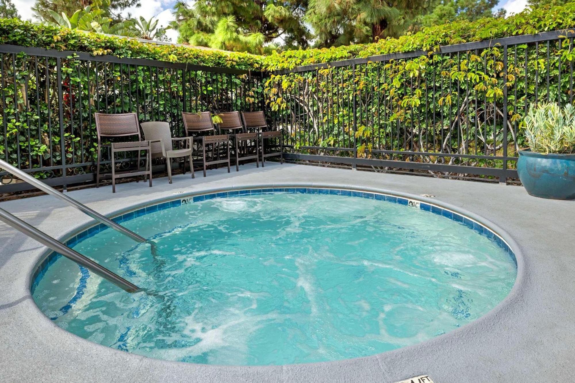 Best Western Courtesy Inn Hotel - Anaheim Resort At The Park Dış mekan fotoğraf
