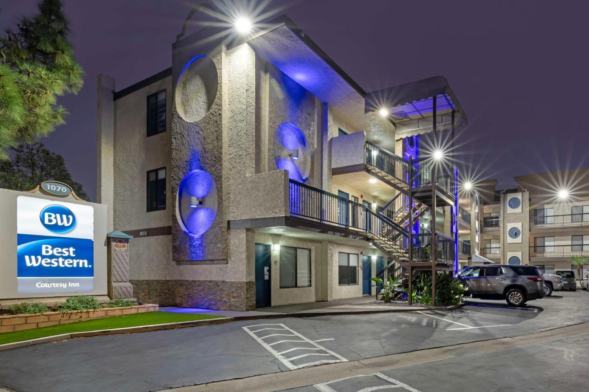 Best Western Courtesy Inn Hotel - Anaheim Resort At The Park Dış mekan fotoğraf