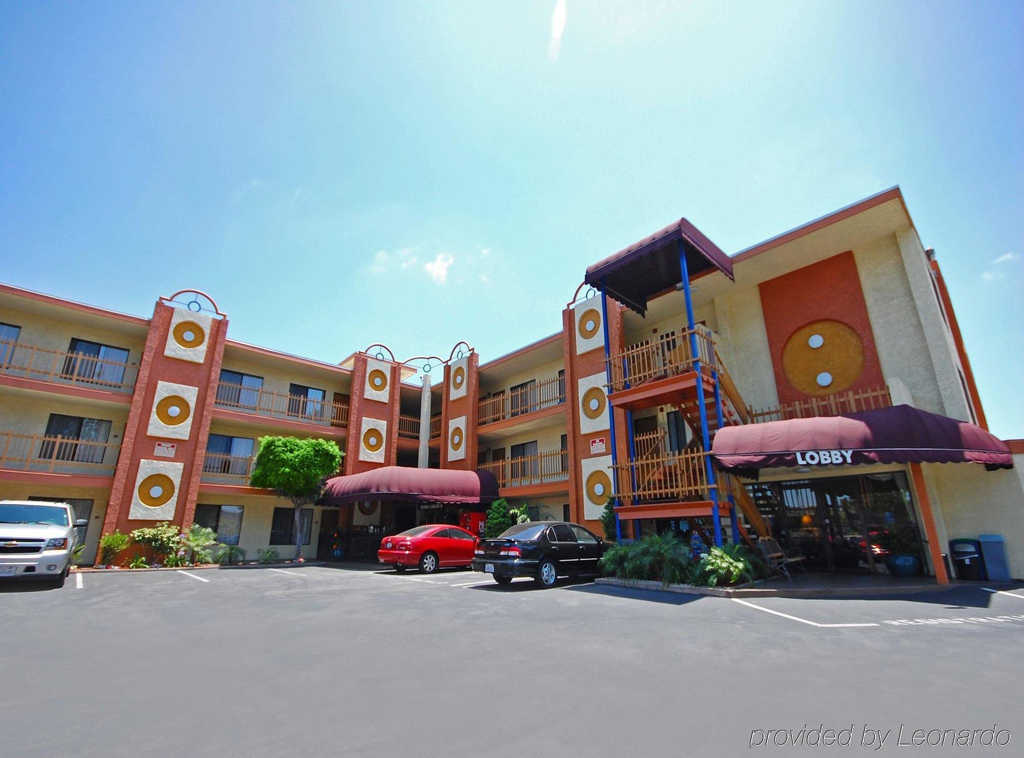 Best Western Courtesy Inn Hotel - Anaheim Resort At The Park Dış mekan fotoğraf